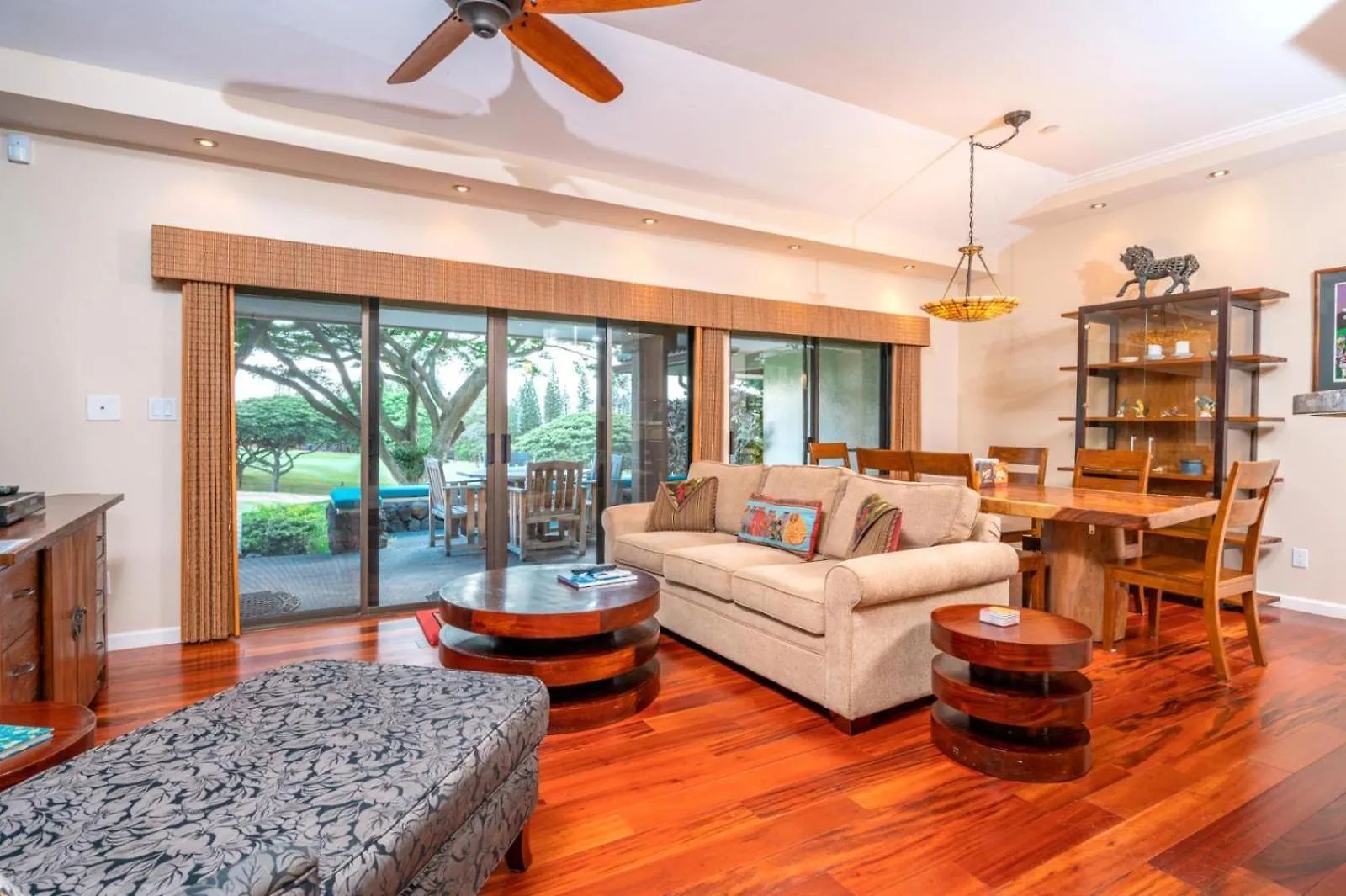 아파트 Spacious 8-Bedroom Kapalua Golf Collection - Multi Unit Listing - Same Enclave - Golf Course Views - 4 Free Rental Cars Kgv-14P314P614V314T6